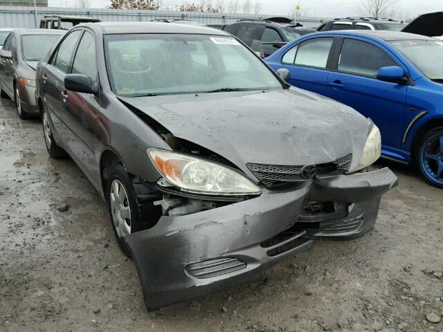 JTDBE32K720114252 - 2002 TOYOTA CAMRY LE GRAY photo 1