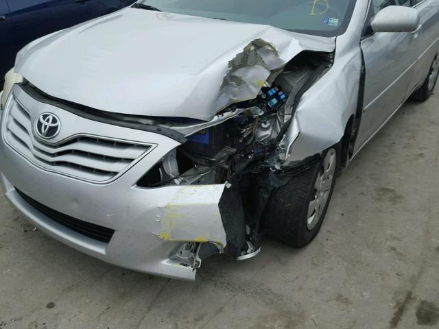 4T4BF3EK1AR003004 - 2010 TOYOTA CAMRY BASE SILVER photo 9