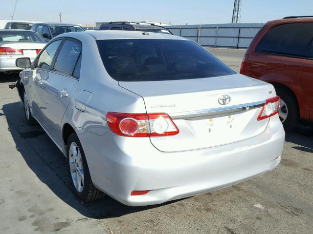 2T1BU4EE9DC935781 - 2013 TOYOTA COROLLA BA SILVER photo 3