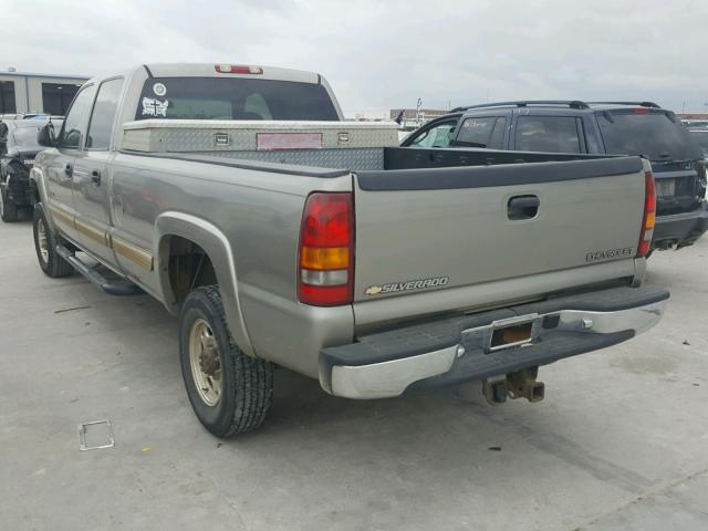 1GCHC23U12F247337 - 2002 CHEVROLET SILVERADO TAN photo 3