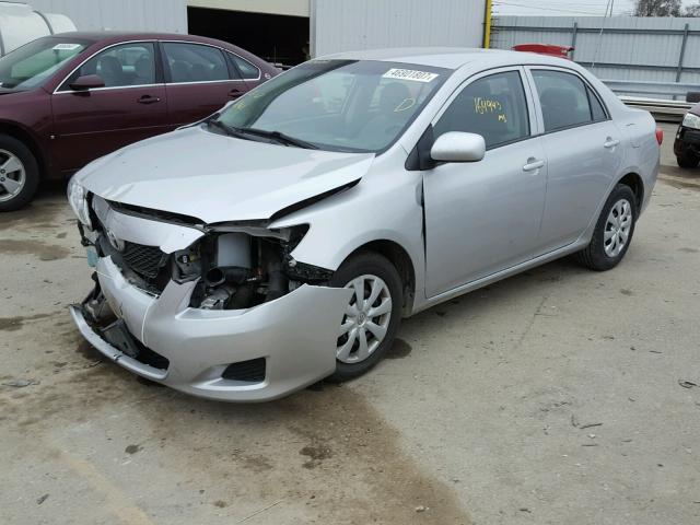 1NXBU4EE7AZ173481 - 2010 TOYOTA COROLLA BA SILVER photo 2