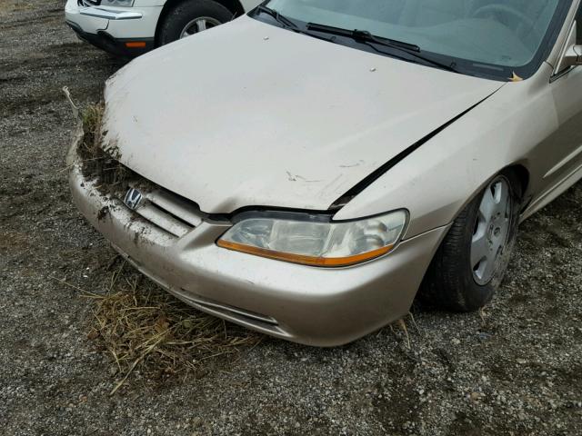 1HGCG16571A013049 - 2001 HONDA ACCORD EX TAN photo 9