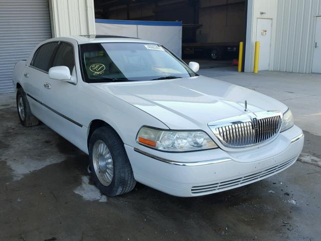 1LNHM83W64Y667325 - 2004 LINCOLN TOWN CAR U WHITE photo 1