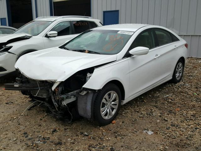 5NPEB4ACXBH178178 - 2011 HYUNDAI SONATA GLS WHITE photo 2