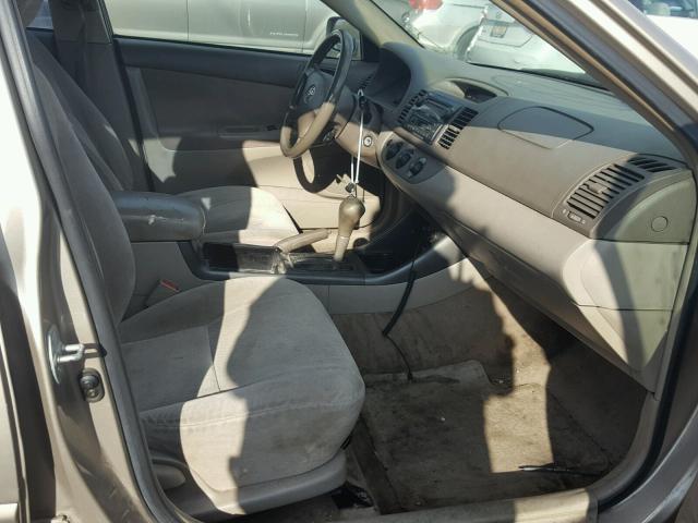 JTDBE32K220073304 - 2002 TOYOTA CAMRY LE 棕色 照片 5