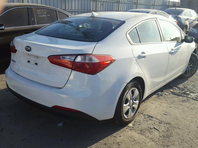 KNAFK4A62G5617358 - 2016 KIA FORTE LX WHITE photo 4