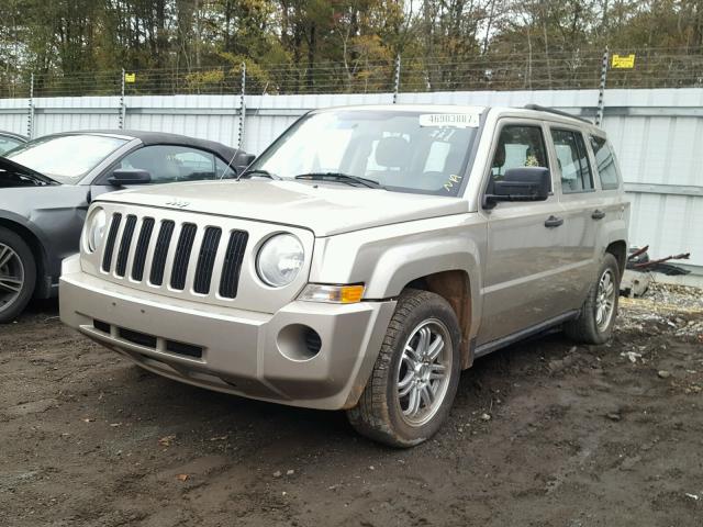 1J4NT2GA4AD506264 - 2010 JEEP PATRIOT SP WHITE photo 2