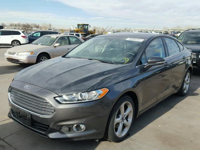 3FA6P0HD2GR303858 - 2016 FORD FUSION SE GRAY photo 2