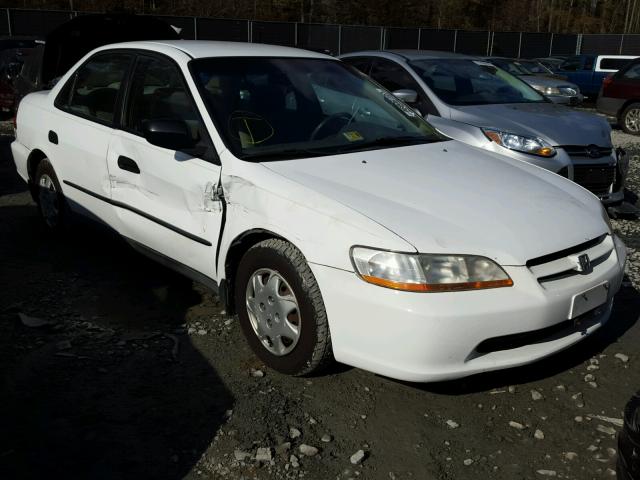 1HGCF8647YA069943 - 2000 HONDA ACCORD DX WHITE photo 1