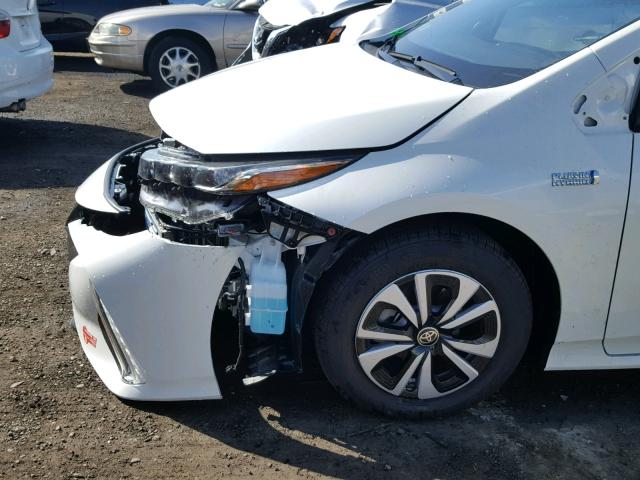 JTDKARFP8H3057975 - 2017 TOYOTA PRIUS PRIM 白色 照片 9