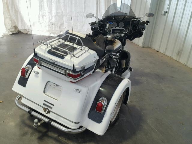 1HD1FC4198Y603077 - 2008 HARLEY-DAVIDSON FLHTCUI WHITE photo 4