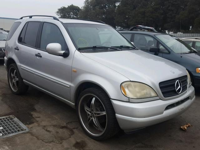 4JGAB72E0XA111695 - 1999 MERCEDES-BENZ ML 430 银色 照片 1