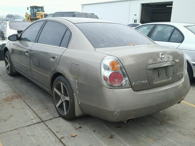 1N4BL11D04C111388 - 2004 NISSAN ALTIMA SE GOLD photo 3