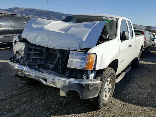 1GTR1TE00CZ350968 - 2012 GMC SIERRA C15 WHITE photo 2