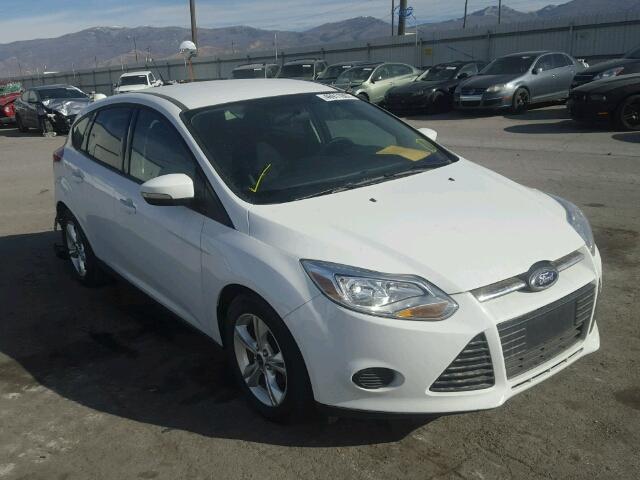 1FADP3K2XDL233455 - 2013 FORD FOCUS SE WHITE photo 1