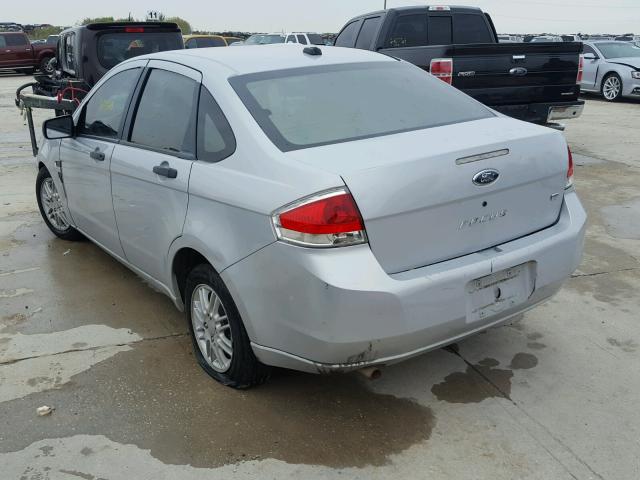 1FAHP35N18W248437 - 2008 FORD FOCUS SE SILVER photo 3