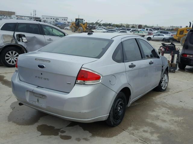 1FAHP35N18W248437 - 2008 FORD FOCUS SE SILVER photo 4