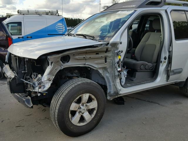 5N1AN0NW4CC505301 - 2012 NISSAN XTERRA OFF SILVER photo 9