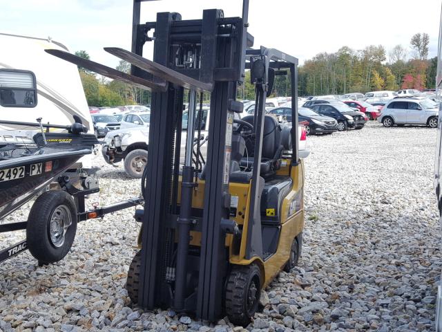 AT81F41003 - 2017 CATERPILLAR FORKLIFT YELLOW photo 2