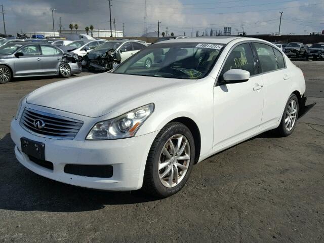 JNKCV61E79M310789 - 2009 INFINITI G37 BASE WHITE photo 2