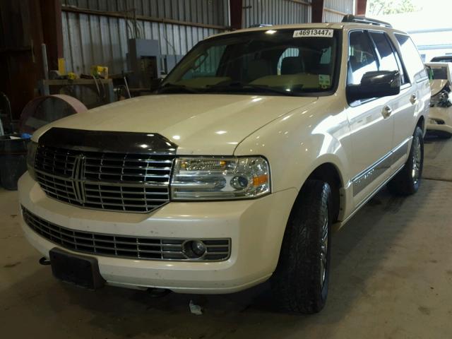 5LMFU27517LJ22007 - 2007 LINCOLN NAVIGATOR WHITE photo 2