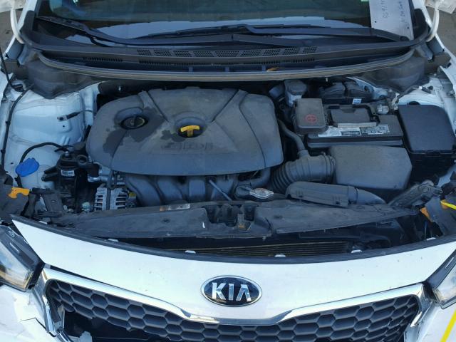 KNAFX4A80E5078089 - 2014 KIA FORTE EX WHITE photo 7