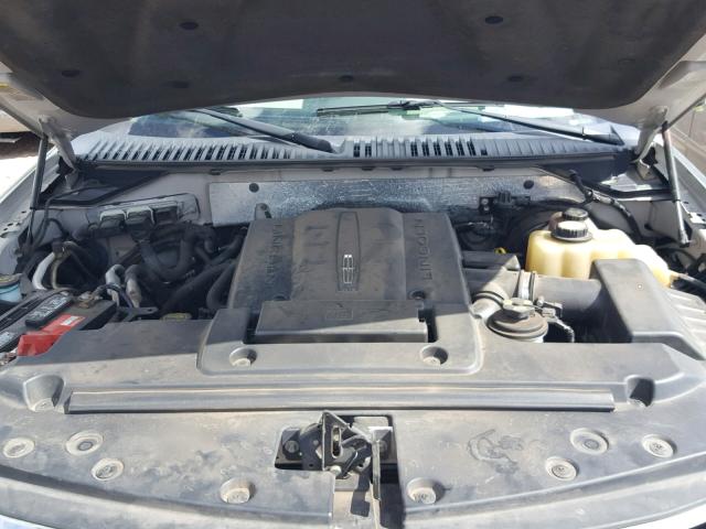 5LMFU27528LJ06822 - 2008 LINCOLN NAVIGATOR Srebrny zdjęcie 7