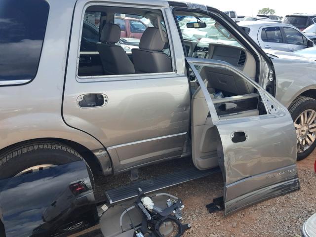 5LMFU27528LJ06822 - 2008 LINCOLN NAVIGATOR Srebrny zdjęcie 9