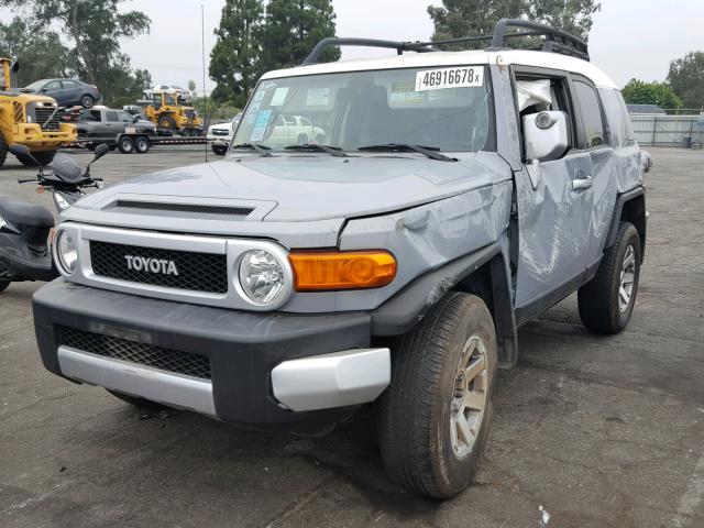 JTEBU4BF7EK206378 - 2014 TOYOTA FJ CRUISER GRAY photo 2