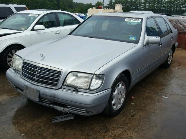 WDBGA33E5SA203157 - 1995 MERCEDES-BENZ S320 SILVER photo 2