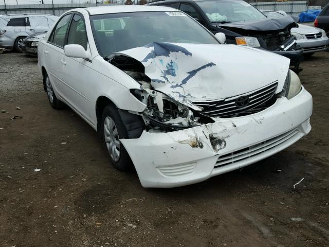 4T1BE32K15U619793 - 2005 TOYOTA CAMRY LE WHITE photo 1