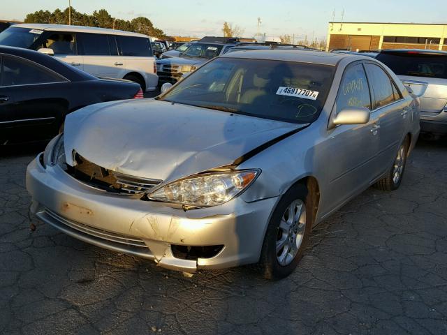 4T1BF30K35U614224 - 2005 TOYOTA CAMRY LE SILVER photo 2