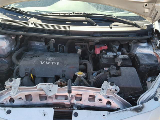 JTDBT923071138928 - 2007 TOYOTA YARIS SILVER photo 7