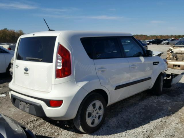 KNDJT2A55C7438185 - 2012 KIA SOUL WHITE photo 4