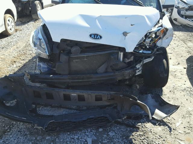 KNDJT2A55C7438185 - 2012 KIA SOUL WHITE photo 9