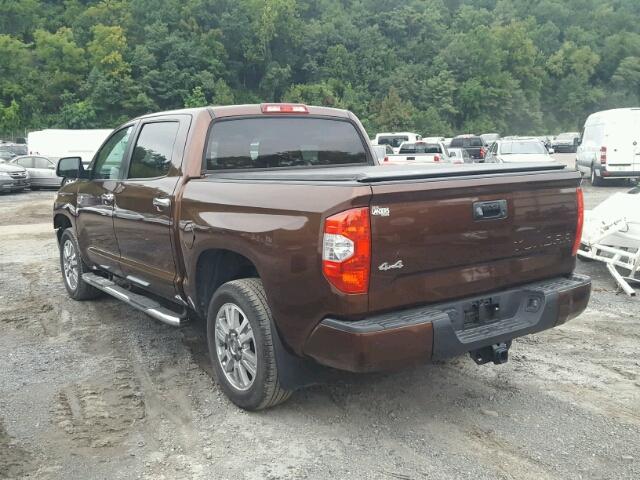 5TFAW5F10HX638364 - 2017 TOYOTA TUNDRA CRE 棕色 照片 3