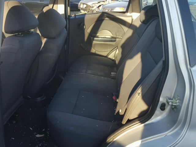 KL1TD66697B792140 - 2007 CHEVROLET AVEO BASE SILVER photo 6