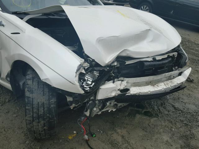 JF1ZNAA17D1731844 - 2013 TOYOTA SCION FR-S WHITE photo 9