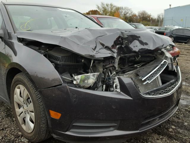 1G1PA5SG9E7475172 - 2014 CHEVROLET CRUZE LS CHARCOAL photo 9