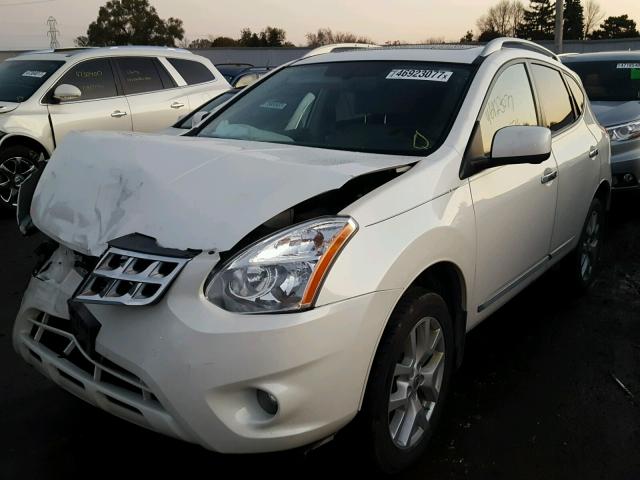 JN8AS5MV3DW120156 - 2013 NISSAN ROGUE S WHITE photo 2