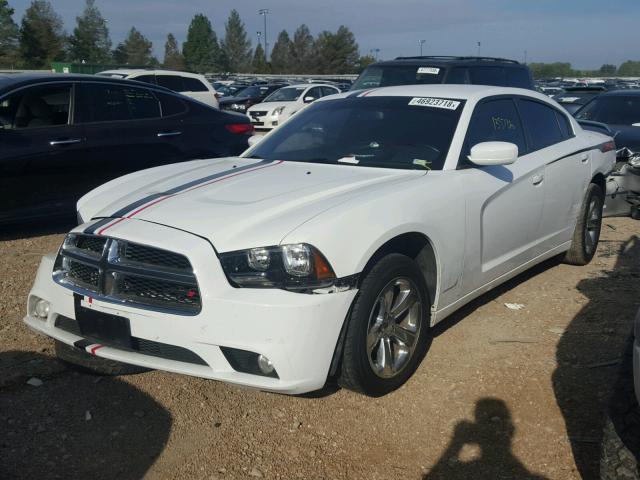 2C3CDXHG0CH178782 - 2012 DODGE CHARGER SX WHITE photo 2