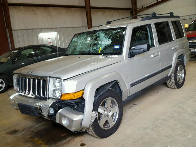 1J8HH48K09C500592 - 2009 JEEP COMMANDER SILVER photo 2