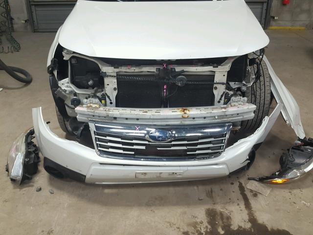 JF2SH63649H704528 - 2009 SUBARU FORESTER 2 WHITE photo 9