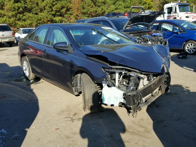 4T1BF1FK6FU879961 - 2015 TOYOTA CAMRY LE BLUE photo 1