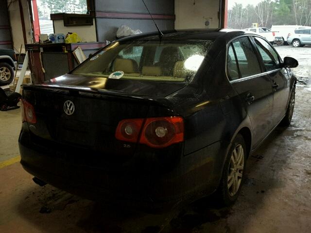 3VWEF71K27M137037 - 2007 VOLKSWAGEN JETTA WOLF BLACK photo 4