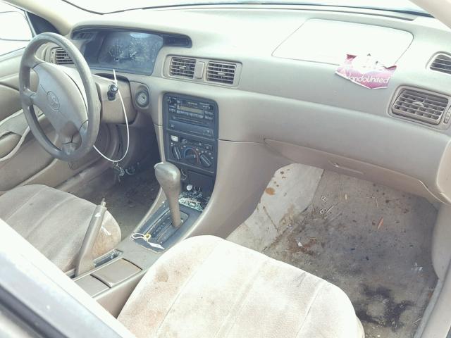 JT2BF22KXW0134422 - 1998 TOYOTA CAMRY CE GOLD photo 9