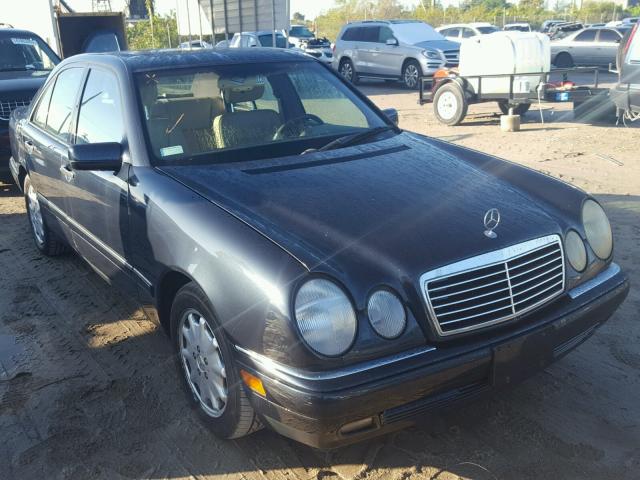 WDBJF55F4VJ027263 - 1997 MERCEDES-BENZ E 320 BLUE photo 1