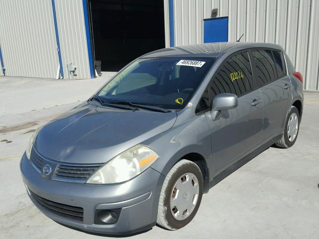 3N1BC13E78L447343 - 2008 NISSAN VERSA S GRAY photo 2