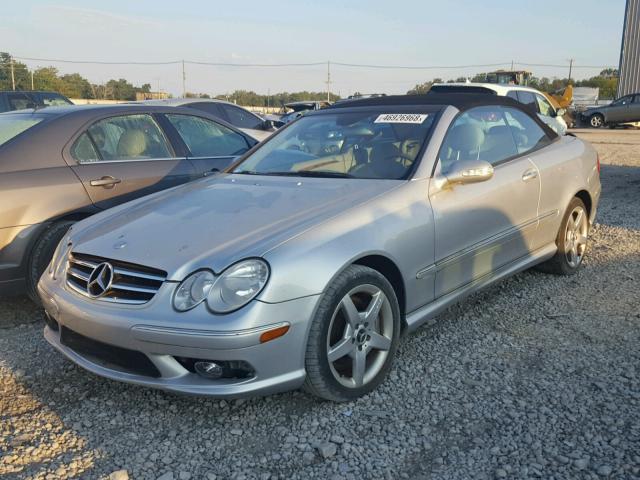 WDBTK75G55T038818 - 2005 MERCEDES-BENZ CLK 500 SILVER photo 2