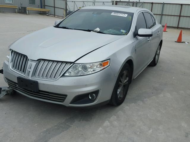 1LNHL9DR3AG606145 - 2010 LINCOLN MKS SILVER photo 2